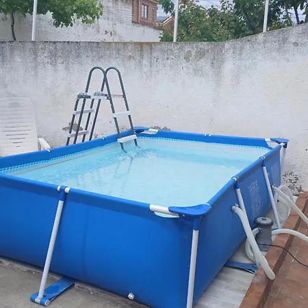 Privada Triple Individual Bed & Breakfast